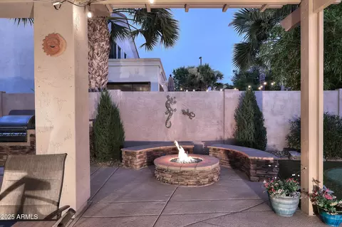 Exterior - 1085 E Oakland Ct, Gilbert, AZ 85295 photo 6 of 11