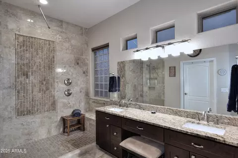 Bath - 1085 E Oakland Ct, Gilbert, AZ 85295 photo 2 of 4