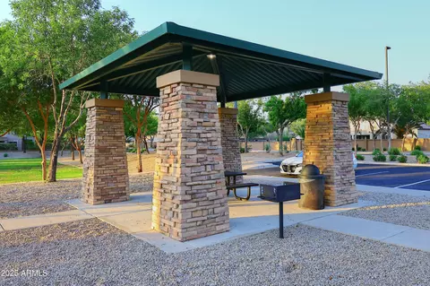Exterior - 1085 E Oakland Ct, Gilbert, AZ 85295 photo 10 of 11