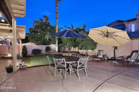 Exterior - 1085 E Oakland Ct, Gilbert, AZ 85295 photo 8 of 11
