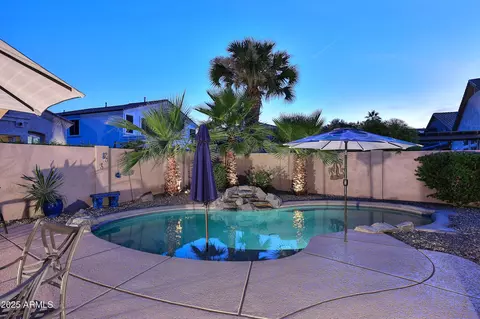 Exterior - 1085 E Oakland Ct, Gilbert, AZ 85295 photo 3 of 11