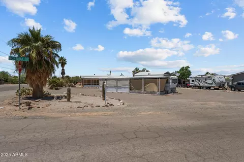 39984 Montana Dr, Salome, AZ 85348