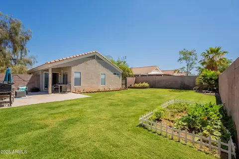Exterior - 1321 Escuda Dr, Phoenix, AZ 85024 photo 3 of 6