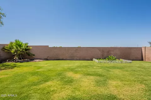Exterior - 1321 Escuda Dr, Phoenix, AZ 85024 photo 5 of 6