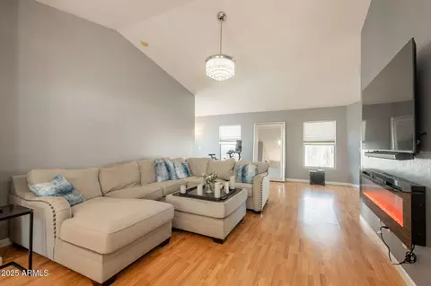 Living - 1321 Escuda Dr, Phoenix, AZ 85024 photo 1 of 2