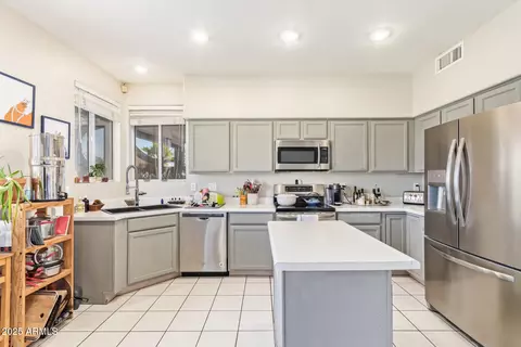 1451 E South Fork Dr, Phoenix, AZ 85048 photo 3