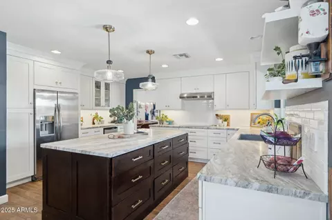 Kitchen - 2236 E Sierra St, Phoenix, AZ 85028 photo 2 of 3
