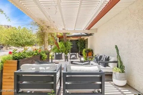 Exterior - 2236 E Sierra St, Phoenix, AZ 85028 photo 2 of 10