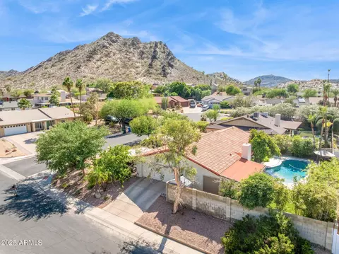 View/Area - 2236 E Sierra St, Phoenix, AZ 85028 photo 2 of 3