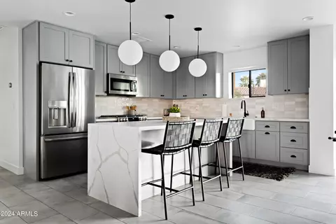 4633 N 49th Pl, Phoenix, AZ 85018 photo 8