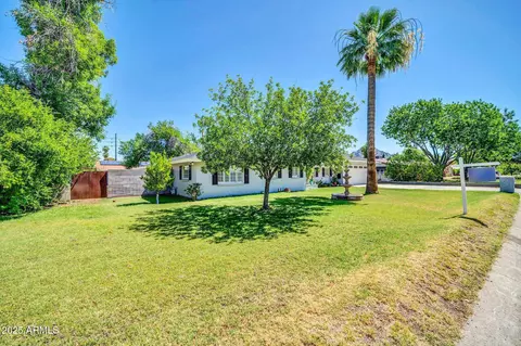 Exterior - 1208 E Tuckey Ln, Phoenix, AZ 85014 photo 4 of 12