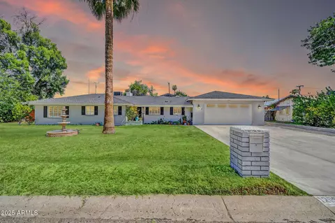 Exterior - 1208 E Tuckey Ln, Phoenix, AZ 85014 photo 2 of 12