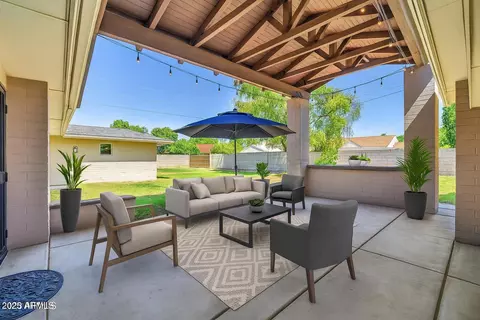 Exterior - 1208 E Tuckey Ln, Phoenix, AZ 85014 photo 11 of 12