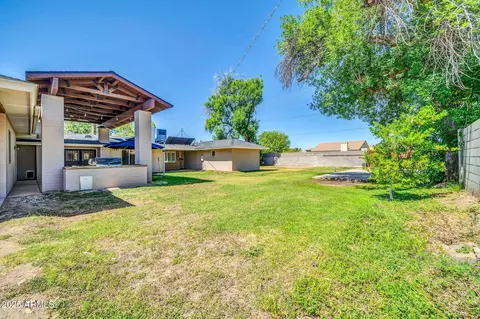 Exterior - 1208 E Tuckey Ln, Phoenix, AZ 85014 photo 7 of 12