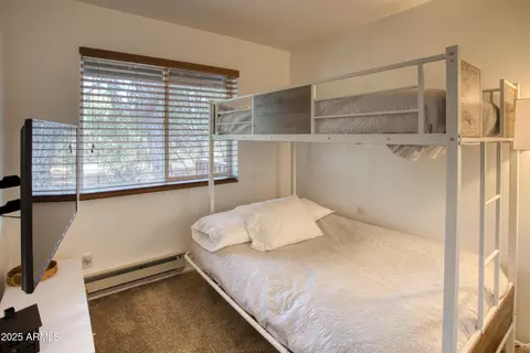 Bedroom - 2273 Trail Cir, Overgaard, AZ 85933 photo 1 of 4