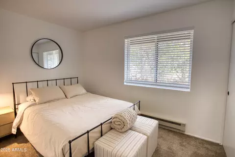 Bedroom - 2273 Trail Cir, Overgaard, AZ 85933 photo 2 of 4