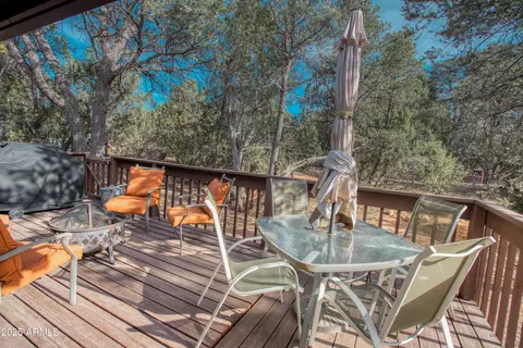 Exterior - 2273 Trail Cir, Overgaard, AZ 85933 photo 2 of 2