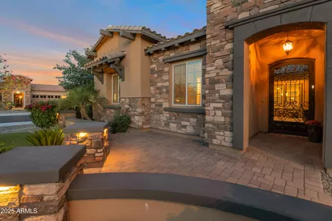 3907 E Carob Dr, Gilbert, AZ 85298 photo 3