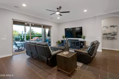 3907 E Carob Dr, Gilbert, AZ 85298 photo 9