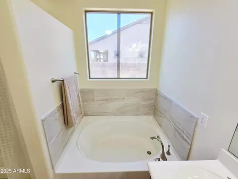 Bath - 5265 E Agave Vista Dr, Tucson, AZ 85756 photo 3 of 9