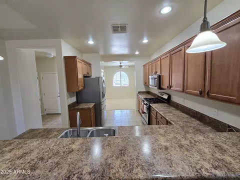 Kitchen - 5265 E Agave Vista Dr, Tucson, AZ 85756 photo 8 of 9