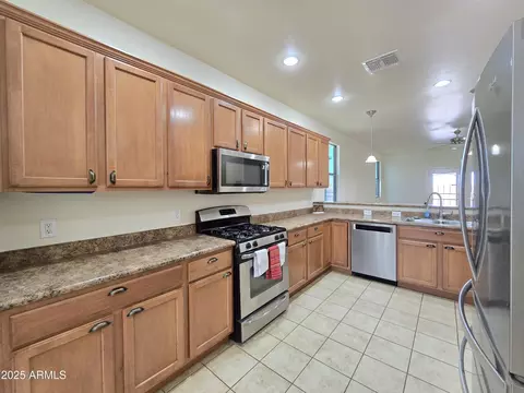 Kitchen - 5265 E Agave Vista Dr, Tucson, AZ 85756 photo 1 of 9