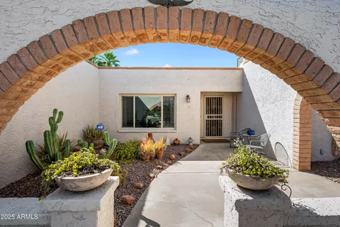 Exterior - 14830 N 28th Pl, Phoenix, AZ 85032 photo 3 of 8