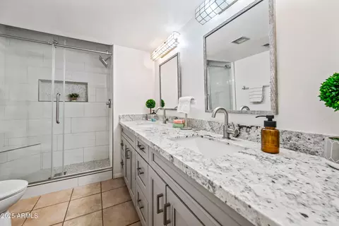 Bath - 14830 N 28th Pl, Phoenix, AZ 85032 photo 5 of 6