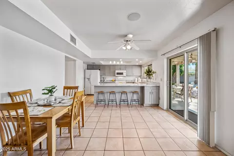 Dining - 14830 N 28th Pl, Phoenix, AZ 85032 photo 2 of 4