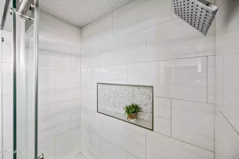 Bath - 14830 N 28th Pl, Phoenix, AZ 85032 photo 6 of 6