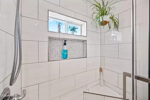 Bath - 14830 N 28th Pl, Phoenix, AZ 85032 photo 4 of 6