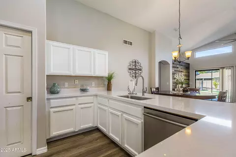 635 S Lanus Dr, Gilbert, AZ 85296 photo 25