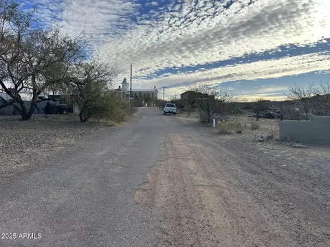 302 S 1st St #2, Tombstone, AZ 85638