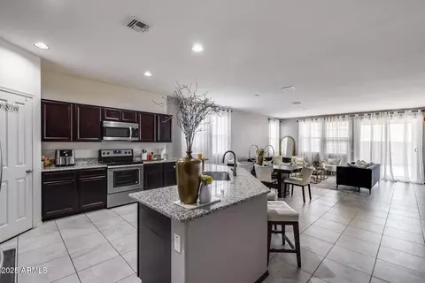 2704 S 172nd Ln, Goodyear, AZ 85338