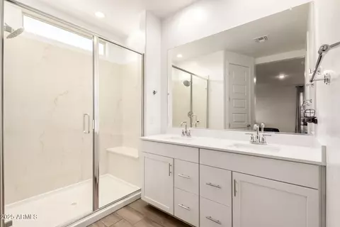 Bath - 4169 E Sagebrush St, Gilbert, AZ 85296 photo 1 of 2