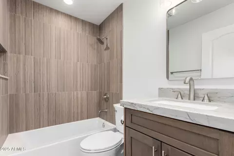 Bath - 2250 E Deer Valley Rd #96, Phoenix, AZ 85024 photo 3 of 3