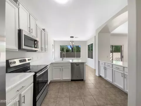 Kitchen - 4229 E Betsy Ln, Gilbert, AZ 85296 photo 1 of 3