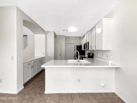 Kitchen - 4229 E Betsy Ln, Gilbert, AZ 85296 photo 3 of 3