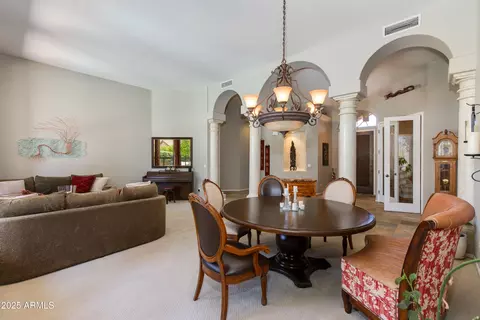 Dining - 4511 E Kirkland Rd, Phoenix, AZ 85050 photo 4 of 5