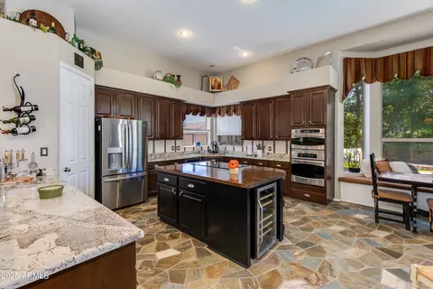 Kitchen - 4511 E Kirkland Rd, Phoenix, AZ 85050 photo 2 of 5