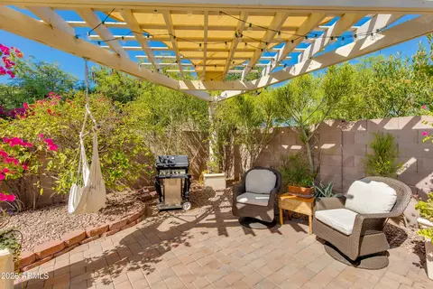 Exterior - 4511 E Kirkland Rd, Phoenix, AZ 85050 photo 7 of 11