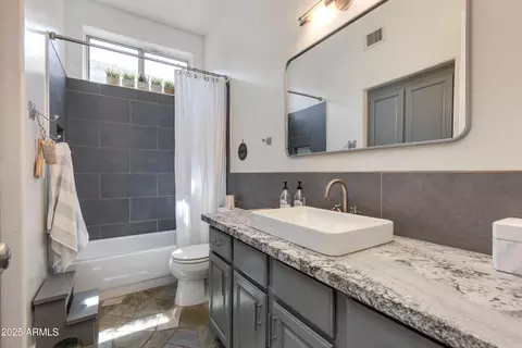 Bath - 4511 E Kirkland Rd, Phoenix, AZ 85050 photo 5 of 5