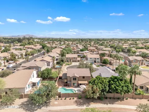View/Area - 308 E Sheffield Ct, Gilbert, AZ 85296 photo 3 of 5