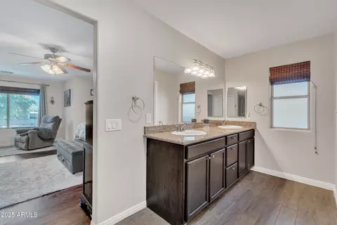 Bath - 308 E Sheffield Ct, Gilbert, AZ 85296 photo 3 of 6