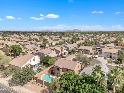 View/Area - 308 E Sheffield Ct, Gilbert, AZ 85296 photo 4 of 5