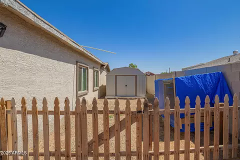 Exterior - 2542 E Jones Ave, Phoenix, AZ 85040 photo 6 of 7