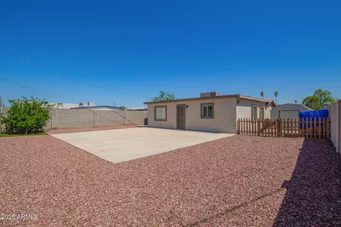 Exterior - 2542 E Jones Ave, Phoenix, AZ 85040 photo 5 of 7