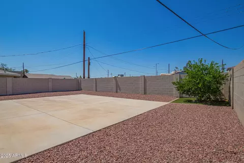 Exterior - 2542 E Jones Ave, Phoenix, AZ 85040 photo 4 of 7