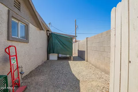 Exterior - 2542 E Jones Ave, Phoenix, AZ 85040 photo 3 of 7