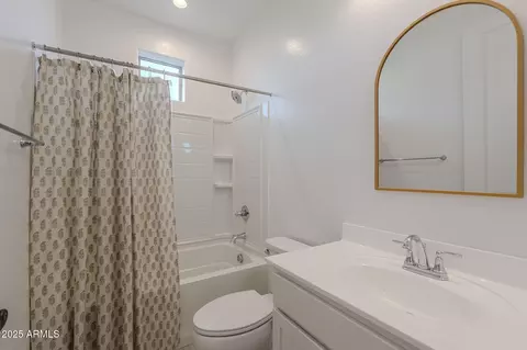 Bath - 9645 E Ripple Dr, Mesa, AZ 85212 photo 2 of 5